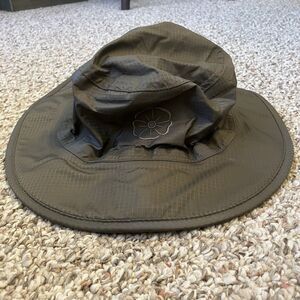 Outdoor Research Womens Waterproof Rain Hat ChinStrap Green-Gray Hiking Flower M
